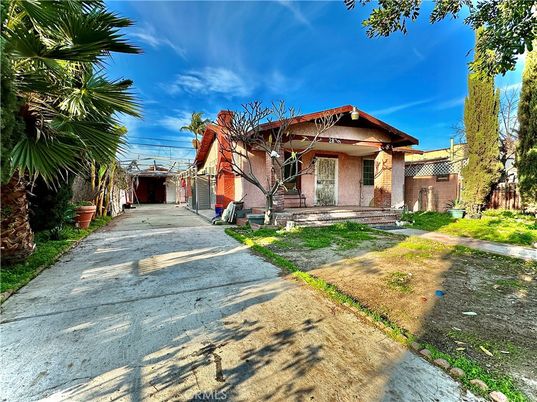 Backyard, Exterior, Facade, Brick Facade, Mediterranean