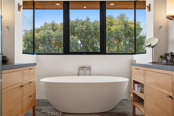 Bathroom, Free Standing Baths, Interior