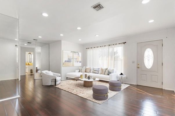 Interior, Living room, Recessed Lighting, Wood Texture Flooring