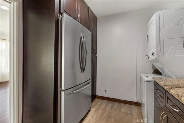 Interior, Kitchen, Washer, Wood Texture Flooring