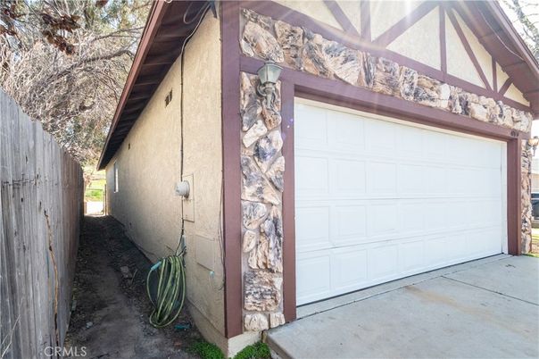 Detached Garage, Exterior