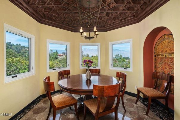 Chandelier, Dining room, Interior