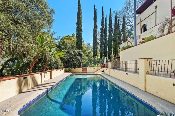 Exterior, Pool
