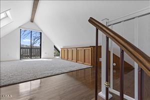 Empty room, Interior, Wooden Beams, Wood Texture Flooring