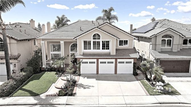 Attached, Exterior, Facade, Solar Panels, Mediterranean