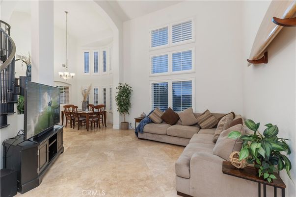 Chandelier, Dining room, Interior, Living room