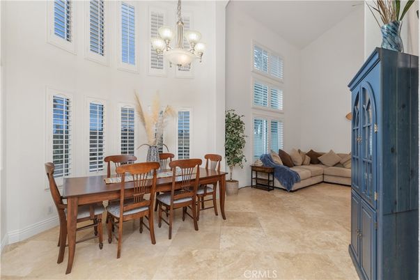 Chandelier, Dining room, Interior, Living room