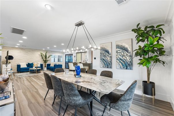 Dining room, Interior, Living room, Pendant Lights, Recessed Lighting, Wood Texture Flooring