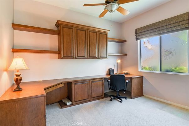 Home Office, Interior