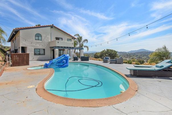 Exterior, Pool