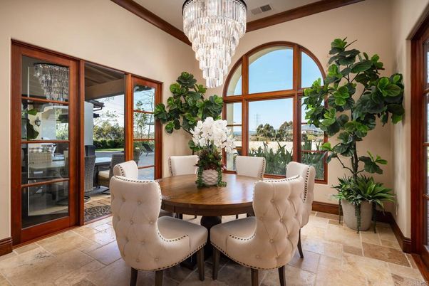 Chandelier, Dining room, Interior