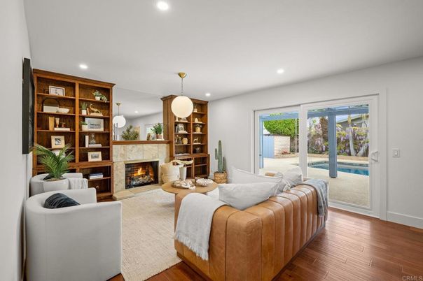 Fireplace, Interior, Living room, Pendant Lights, Recessed Lighting, Wood Texture Flooring
