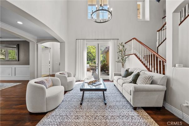 Interior, Living room, Pendant Lights, Recessed Lighting, Wood Texture Flooring