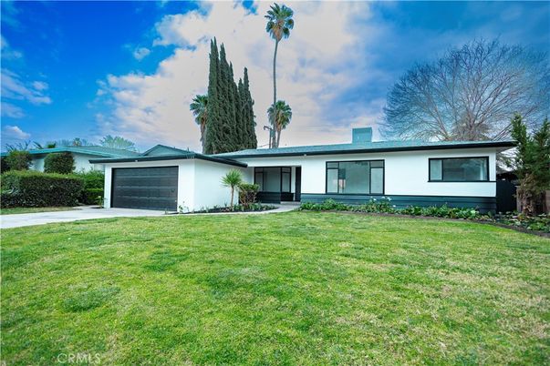 Attached, Backyard, Exterior, Facade, Ranch
