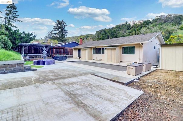Backyard, Exterior, Hot Tub