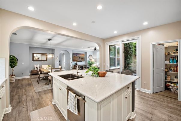 Dining room, Interior, Kitchen, Pendant Lights, Recessed Lighting, Wood Texture Flooring