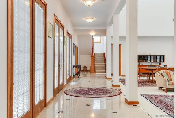 Dining room, Interior