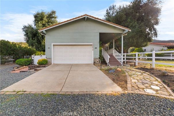 Detached Garage, Exterior