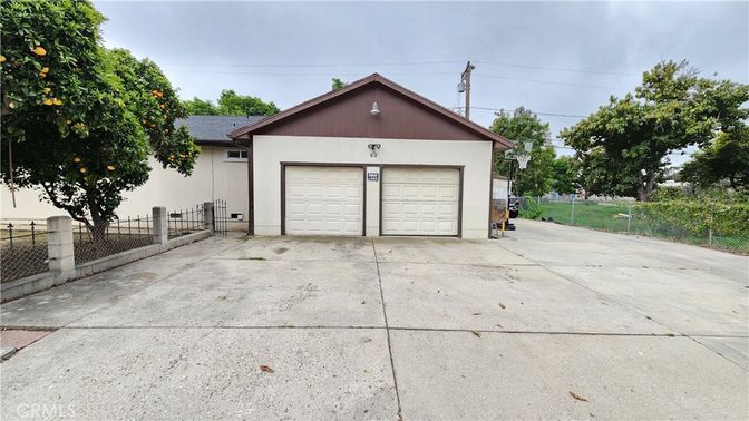 Detached Garage, Exterior