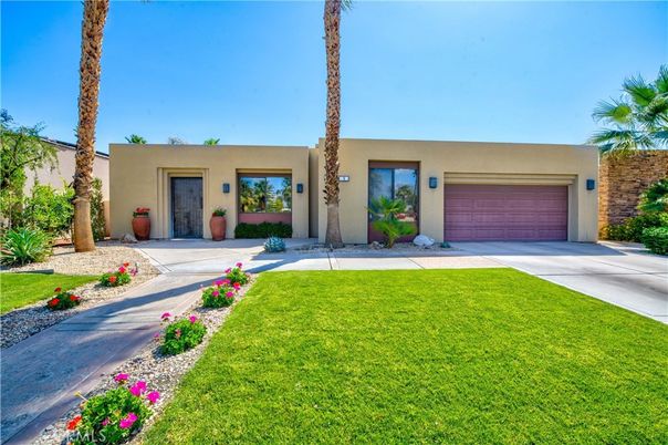 Attached, Backyard, Exterior, Facade, Modern