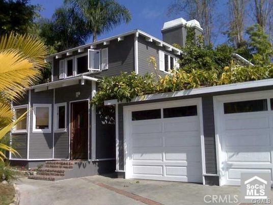 Attached, Exterior, Facade, Modern