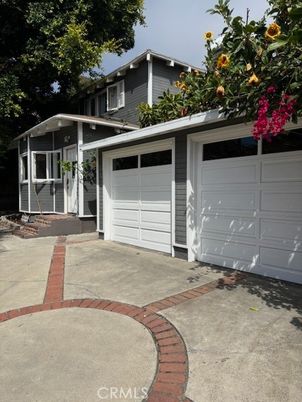 Attached, Exterior, Facade, Ranch