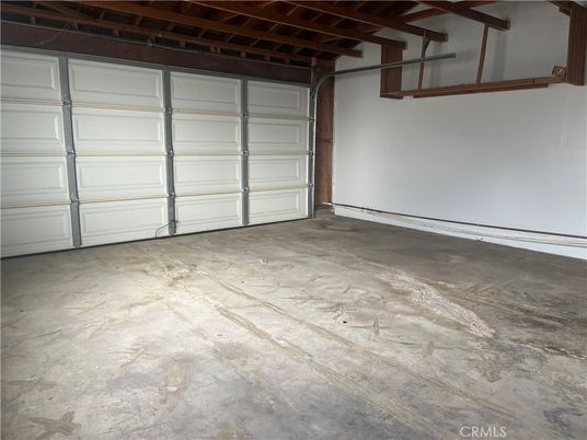 Garage, Interior, Wooden Beams