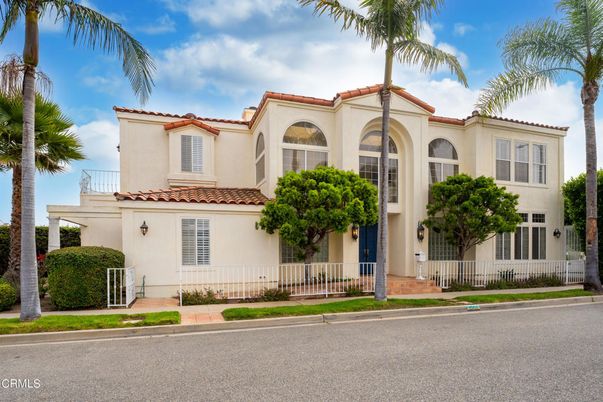 Exterior, Facade, Spanish Mediterranean