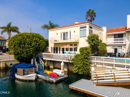 Exterior, Pool, Water