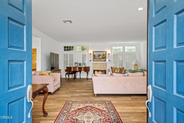 Fireplace, Interior, Living room, Piano, Recessed Lighting, Wood Texture Flooring
