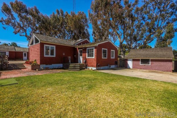 Backyard, Detached Garage, Exterior, Facade, Cape Cod