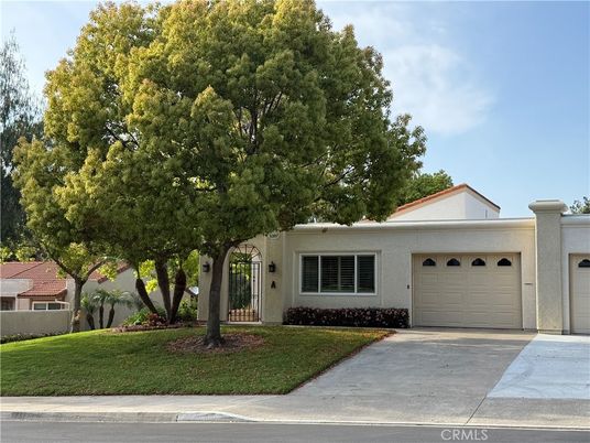 Attached, Exterior, Facade, Ranch