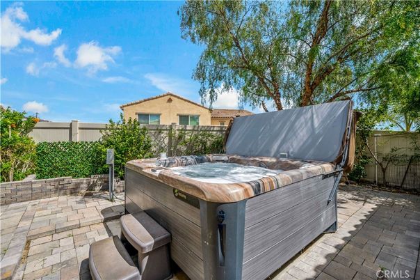Exterior, Hot Tub