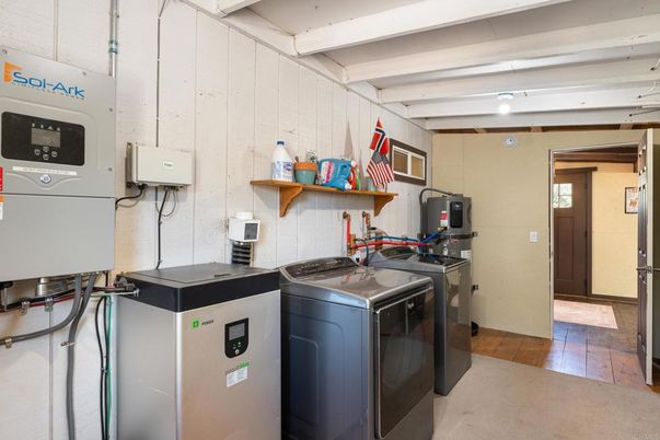 Interior, Washer, Wood Texture Flooring