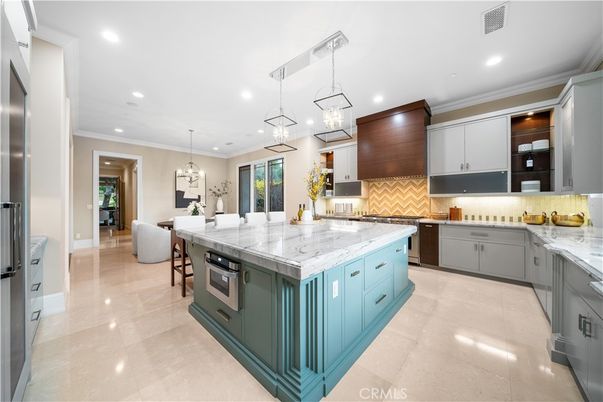Chandelier, Dining room, Interior, Kitchen, Pendant Lights, Recessed Lighting, Stainless Steel Appliances