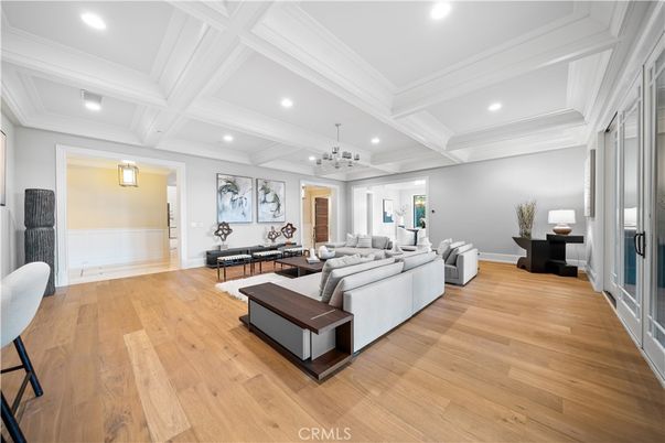 Interior, Living room, Pendant Lights, Recessed Lighting, Wood Texture Flooring