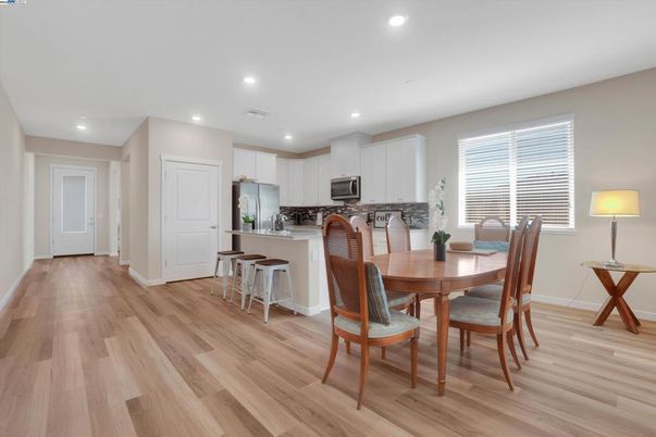 Dining room, Interior, Kitchen, Recessed Lighting, Wood Texture Flooring