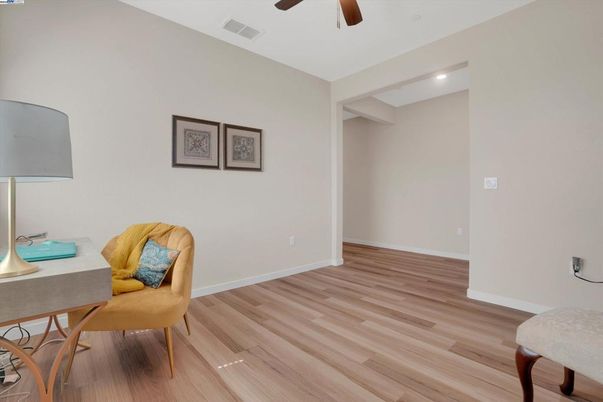 Interior, Recessed Lighting, Wood Texture Flooring