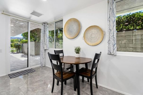 Dining room, Interior, Recessed Lighting