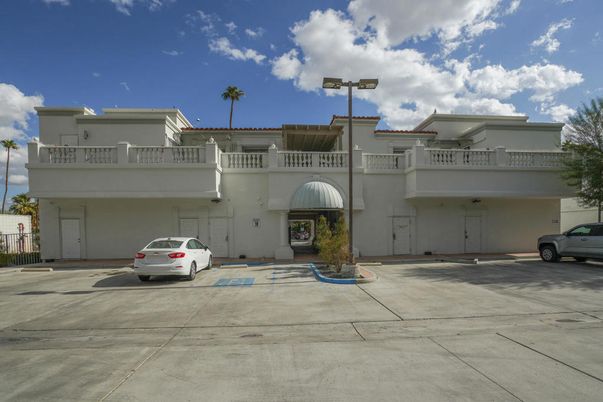 Exterior, Facade, Mediterranean
