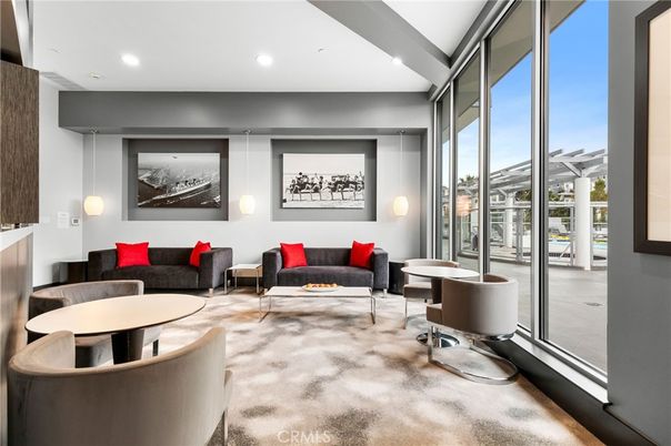 Interior, Living room, Pendant Lights, Recessed Lighting