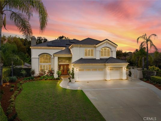 Attached, Exterior, Facade, Mediterranean