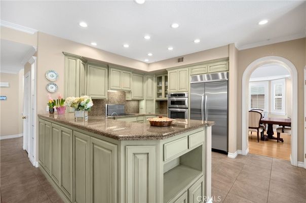 Dining room, Interior, Kitchen, Recessed Lighting, Stainless Steel Appliances