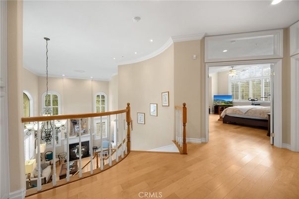Bedroom, Fireplace, Interior, Recessed Lighting, Wood Texture Flooring