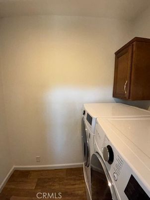 Interior, Washer, Wood Texture Flooring