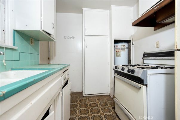 Interior, Kitchen, Tile Countertops