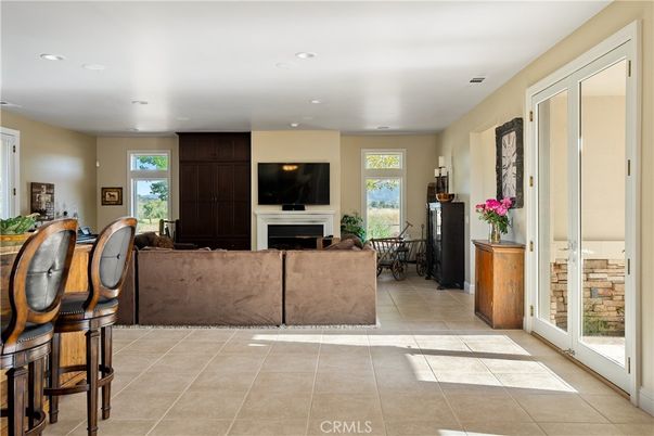 Fireplace, Interior, Living room, Recessed Lighting