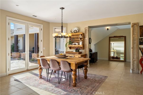 Chandelier, Dining room, Interior