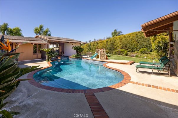 Exterior, Playground, Pool