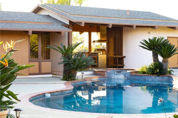 Exterior, Pool